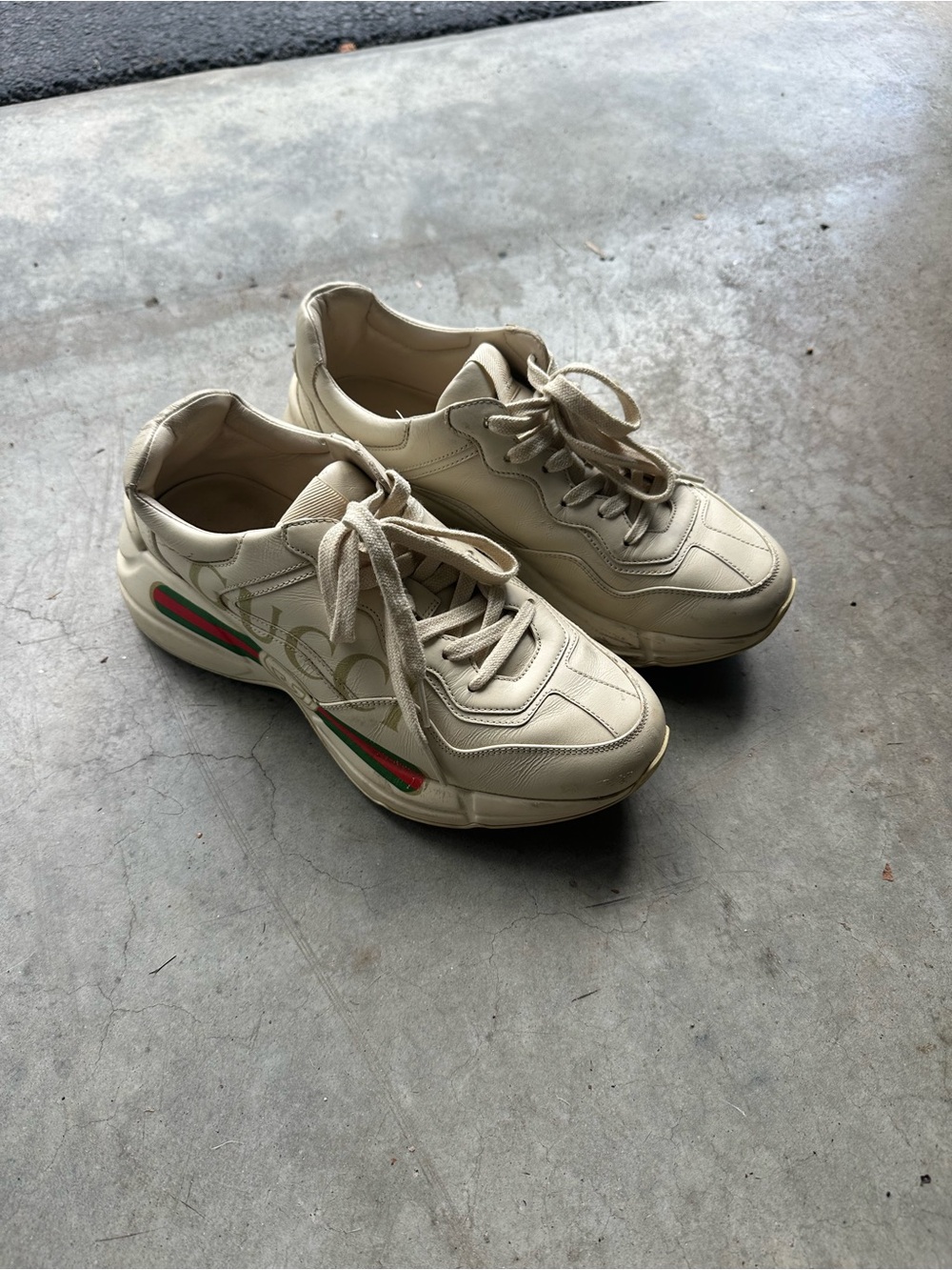 Gucci Cream Leather Sneakers with Green & Red Stripe